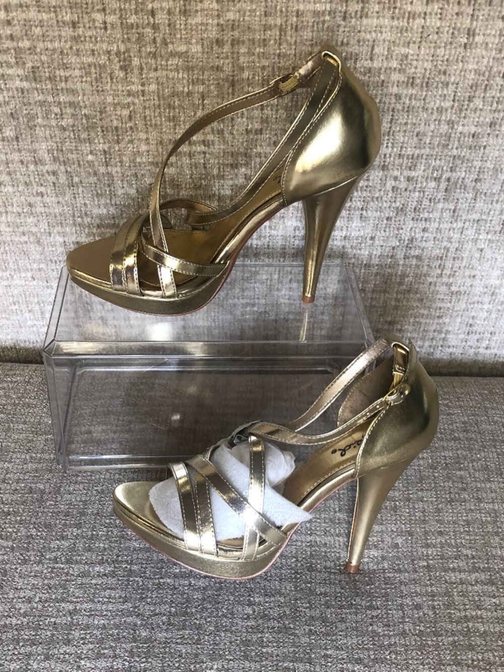 Qupid Gold Strappy Platform Heels – Size 6 (Brand New Without Box)